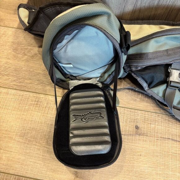 William Joseph Surge Fishing Sling Pack - Picture 5 of 8